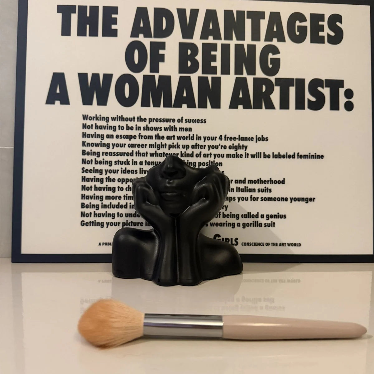 Makeup Brush Holder,Human Face Art Desktop Decoration,Vase,Compatible with Makeup,Eyebrow Pencils,Home Organizer,Plastic Material